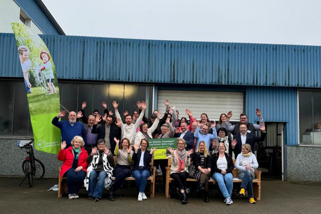 Gruppenbild 80Jahre M.C. Müller Grün & Bau GmbH