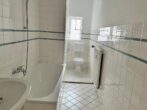 Kleine charmante Eigentumswohnung - Badezimmer mit Badewanne
